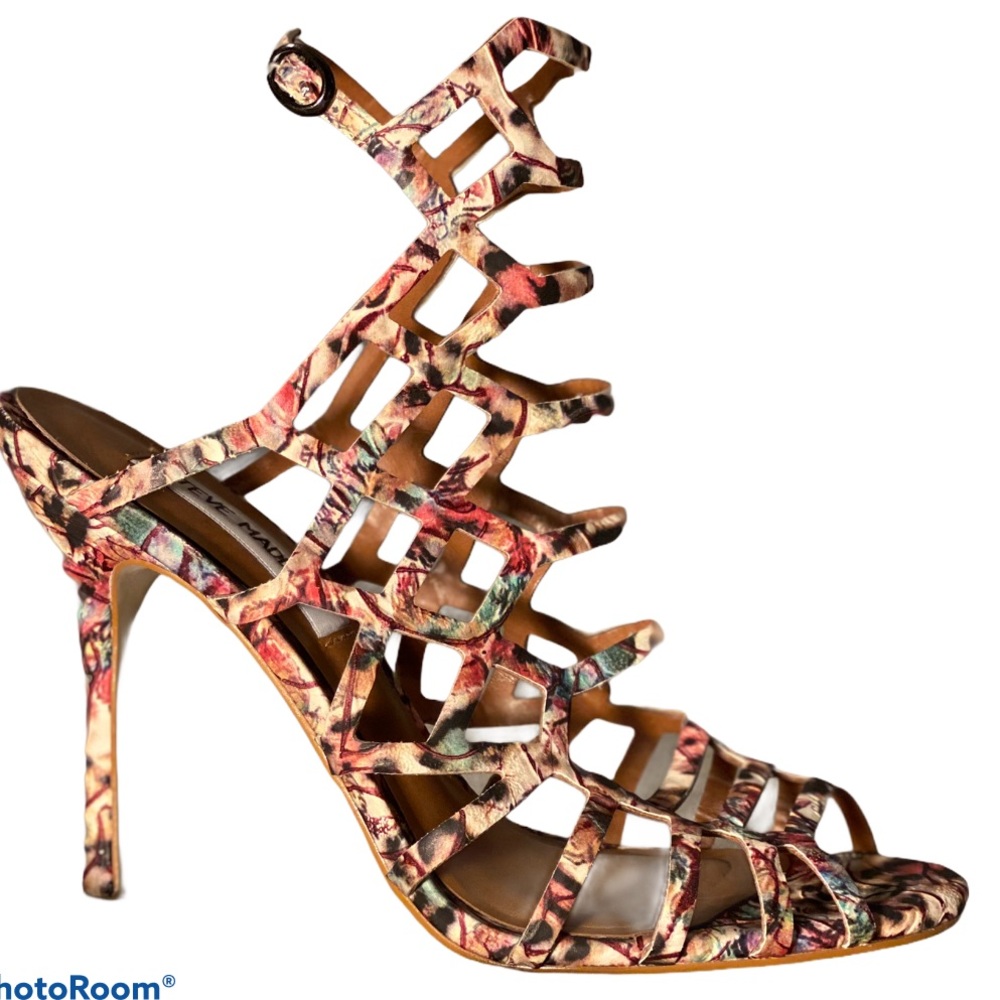 STEVE MADDEN “SLITHER” SANDAL